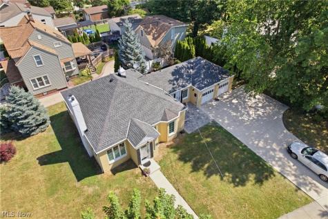 25498 Wolf Road Bay Village OH 44140