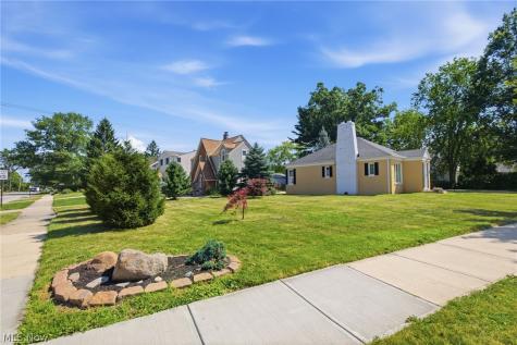 25498 Wolf Road Bay Village OH 44140