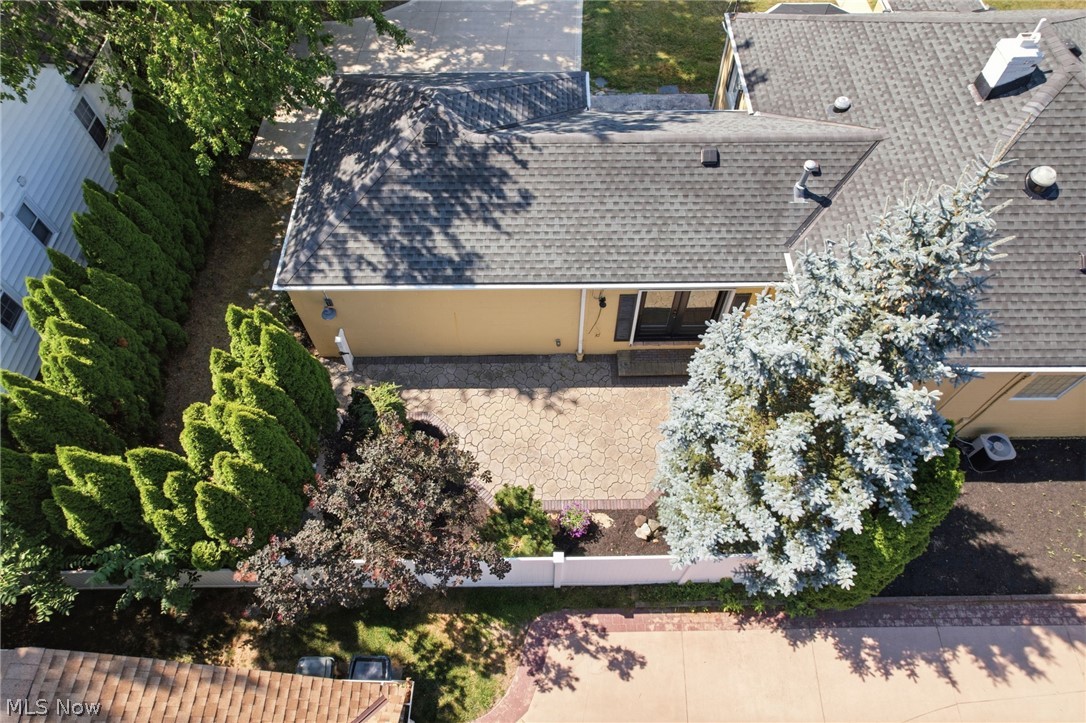 25498 Wolf Road Bay Village OH 44140