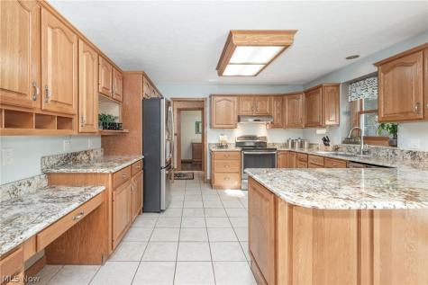 215 Cheltenham Lane Munroe Falls OH 44262