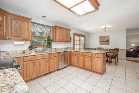 215 Cheltenham Lane Munroe Falls OH 44262