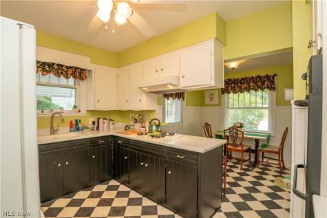 507 W Maple Street North Canton OH 44720