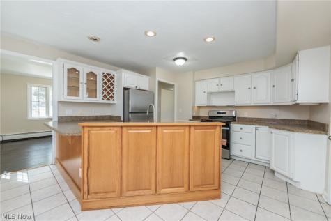 112 Arlington Circle Wickliffe OH 44092