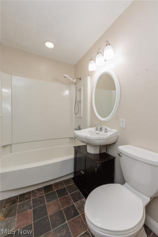 112 Arlington Circle Wickliffe OH 44092