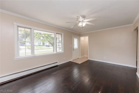 112 Arlington Circle Wickliffe OH 44092