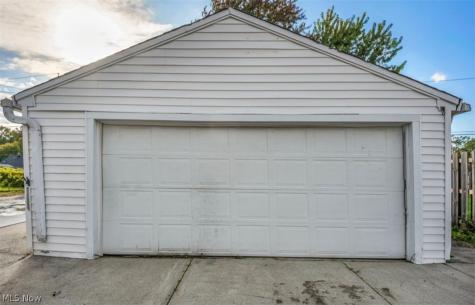 5140 Chestnut Hill Drive Willoughby OH 44094