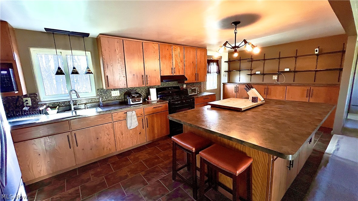 2933 Crestwood Drive NW Warren OH 44485