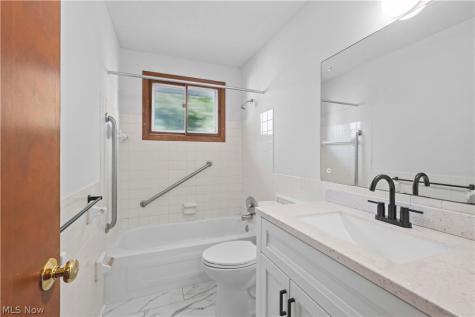 717 E 240th Street Euclid OH 44123