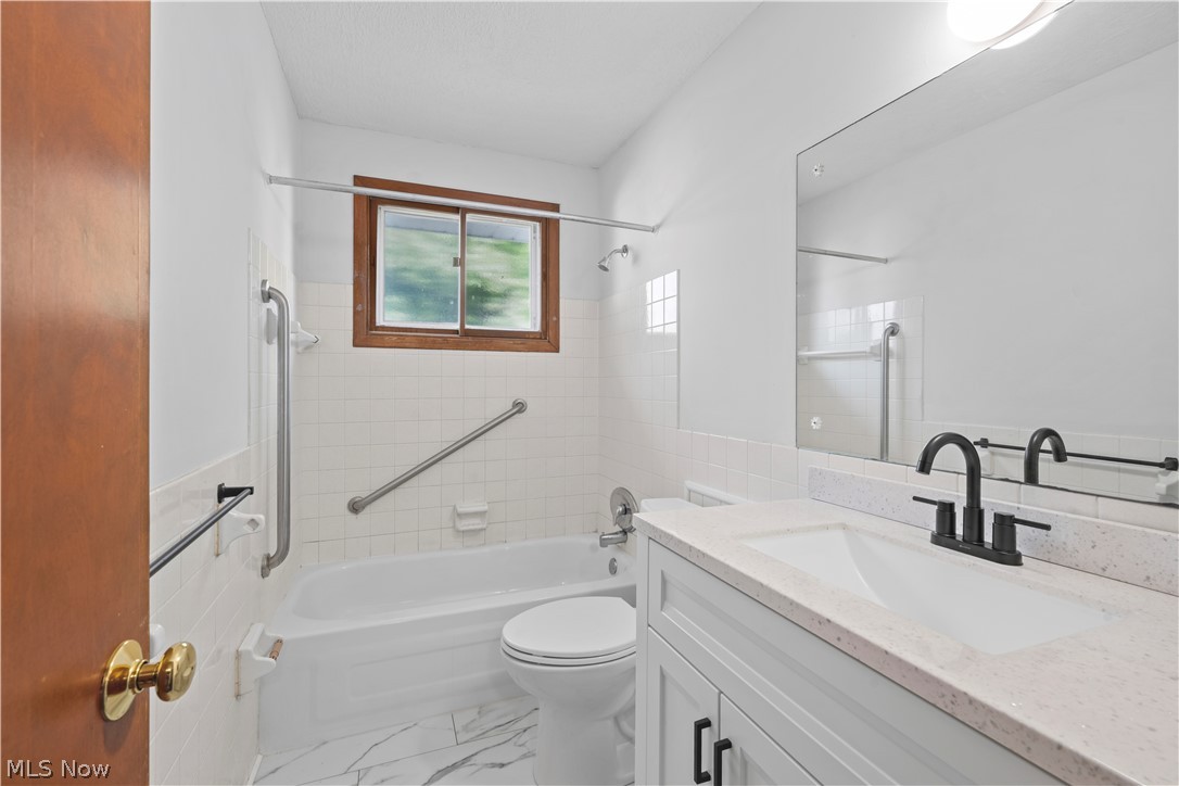 717 E 240th Street Euclid OH 44123