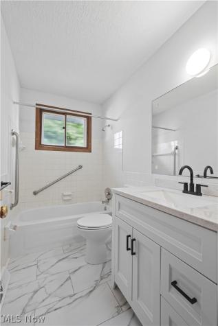 717 E 240th Street Euclid OH 44123