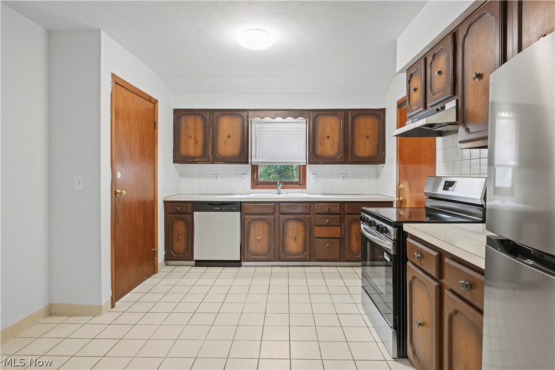 717 E 240th Street Euclid OH 44123