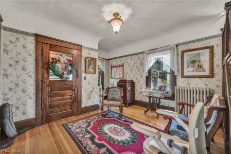 1537 Grace Avenue Lakewood OH 44107