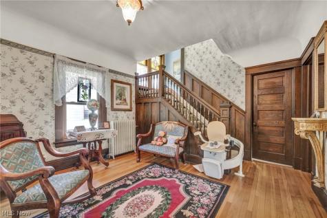 1537 Grace Avenue Lakewood OH 44107