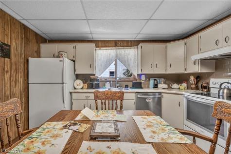 1537 Grace Avenue Lakewood OH 44107