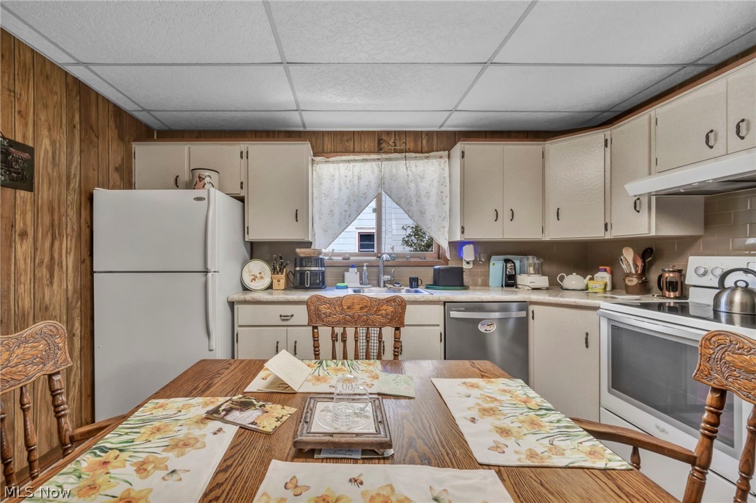1537 Grace Avenue Lakewood OH 44107