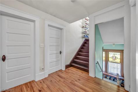 1537 Grace Avenue Lakewood OH 44107