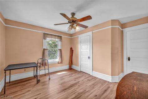 1537 Grace Avenue Lakewood OH 44107