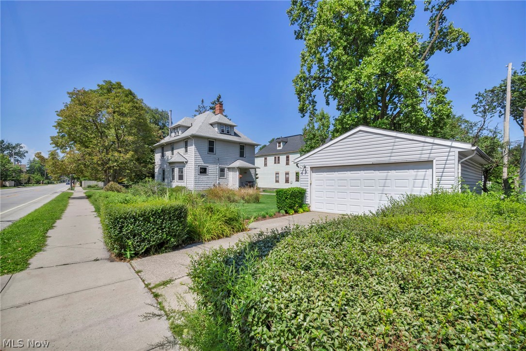 1537 Grace Avenue Lakewood OH 44107