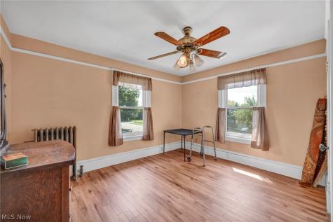 1537 Grace Avenue Lakewood OH 44107