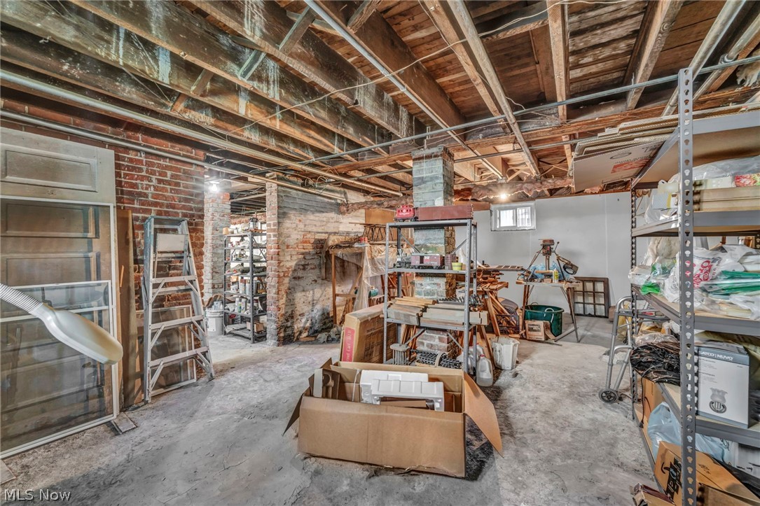 1537 Grace Avenue Lakewood OH 44107