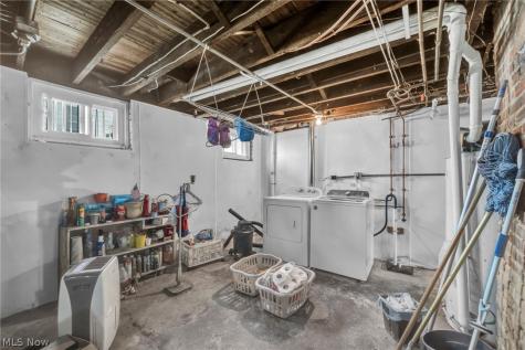 1537 Grace Avenue Lakewood OH 44107
