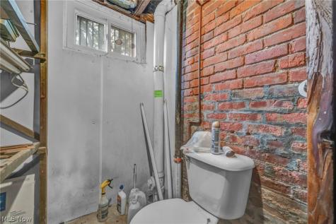 1537 Grace Avenue Lakewood OH 44107
