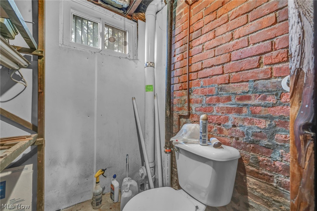 1537 Grace Avenue Lakewood OH 44107