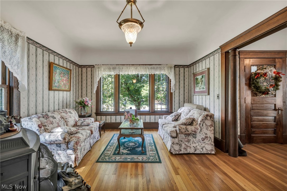 1537 Grace Avenue Lakewood OH 44107