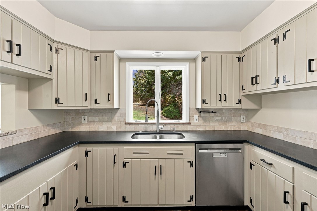 32499 Pinetree Road Pepper Pike OH 44124