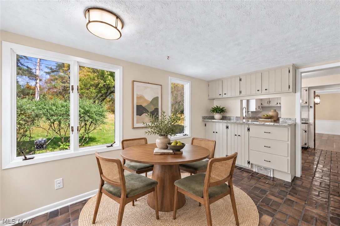 32499 Pinetree Road Pepper Pike OH 44124