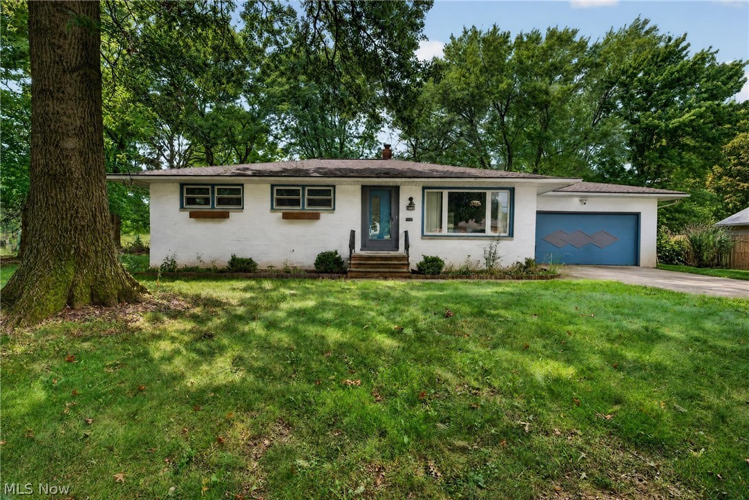 8252 Briarwood Drive Broadview Heights OH 44147