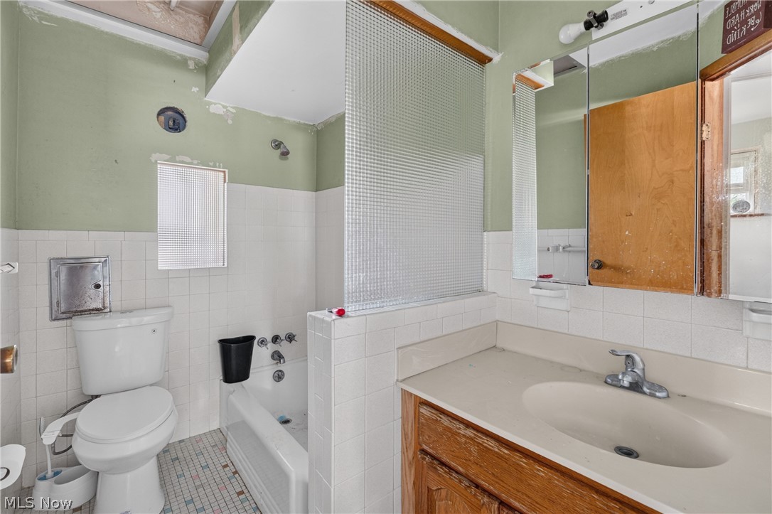 8252 Briarwood Drive Broadview Heights OH 44147