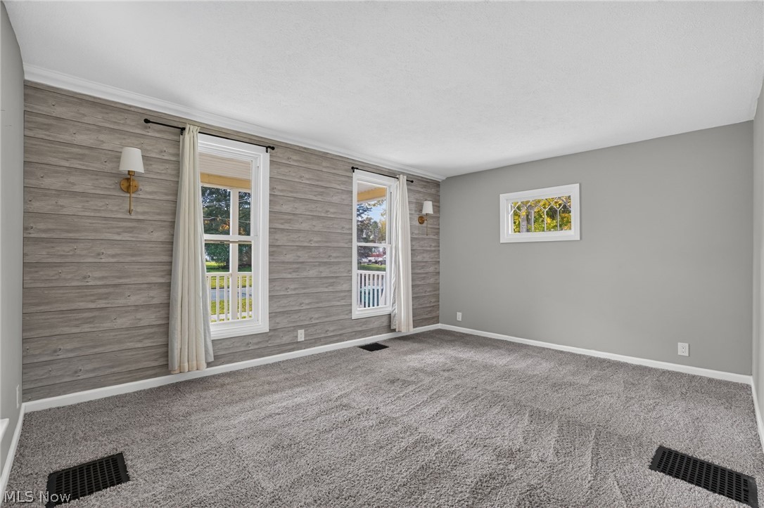 291 Vine Street Geneva OH 44041