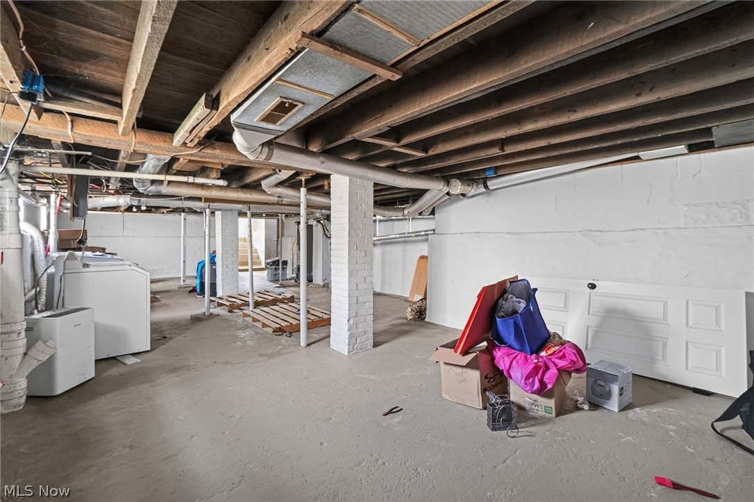 291 Vine Street Geneva OH 44041