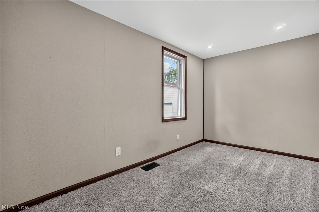291 Vine Street Geneva OH 44041