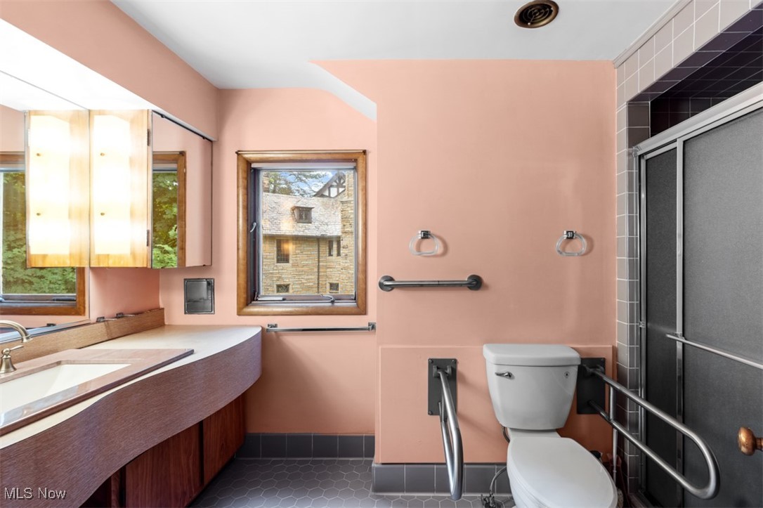 16125 Parkland Drive Shaker Heights OH 44120