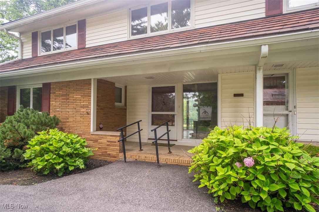 16125 Parkland Drive Shaker Heights OH 44120