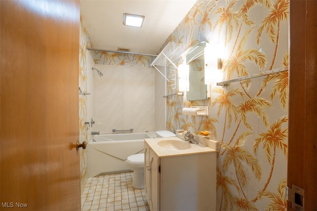 16125 Parkland Drive Shaker Heights OH 44120