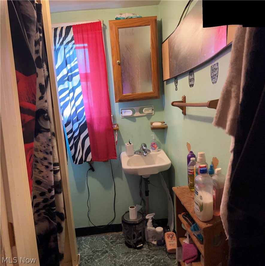 823 Graham Avenue Cambridge OH 43725