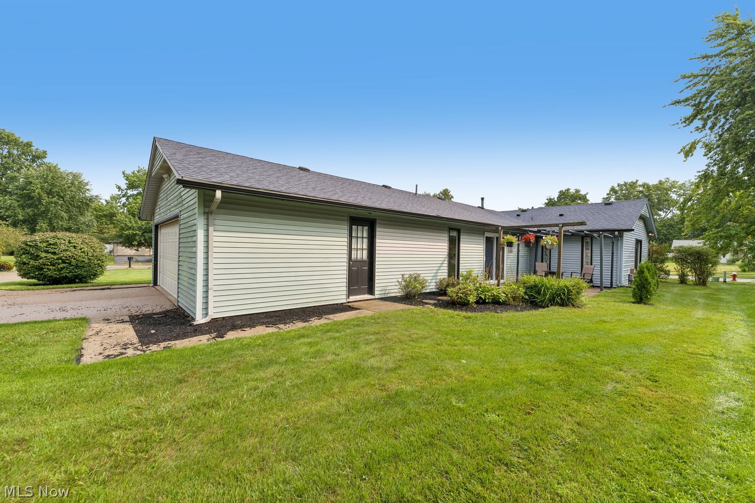 6372 Creekside Lane North Ridgeville OH 44039