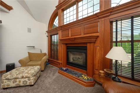 827 Mesa Verde Drive Barberton OH 44203