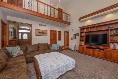 827 Mesa Verde Drive Barberton OH 44203