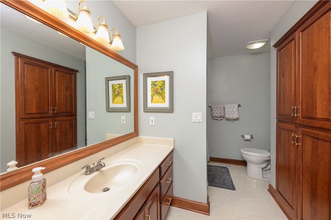 827 Mesa Verde Drive Barberton OH 44203