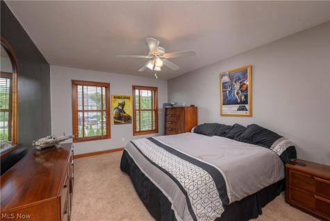 827 Mesa Verde Drive Barberton OH 44203