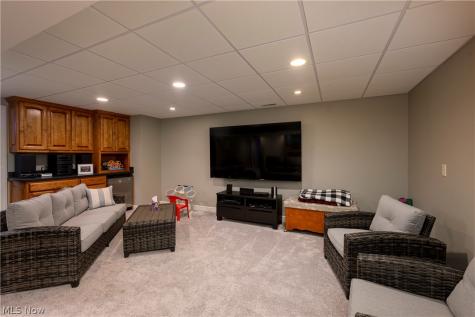 827 Mesa Verde Drive Barberton OH 44203
