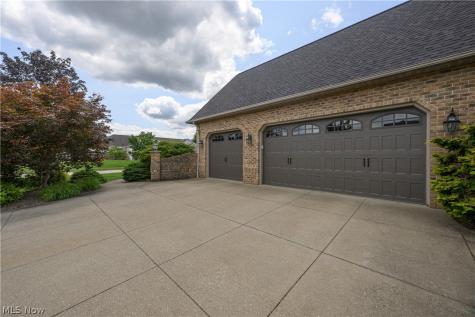 827 Mesa Verde Drive Barberton OH 44203