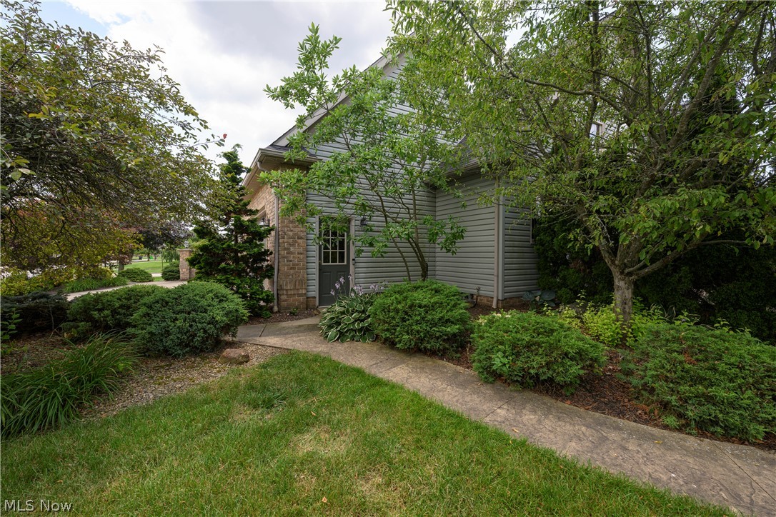 827 Mesa Verde Drive Barberton OH 44203