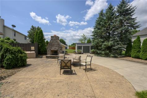 827 Mesa Verde Drive Barberton OH 44203