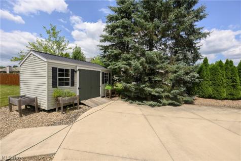 827 Mesa Verde Drive Barberton OH 44203