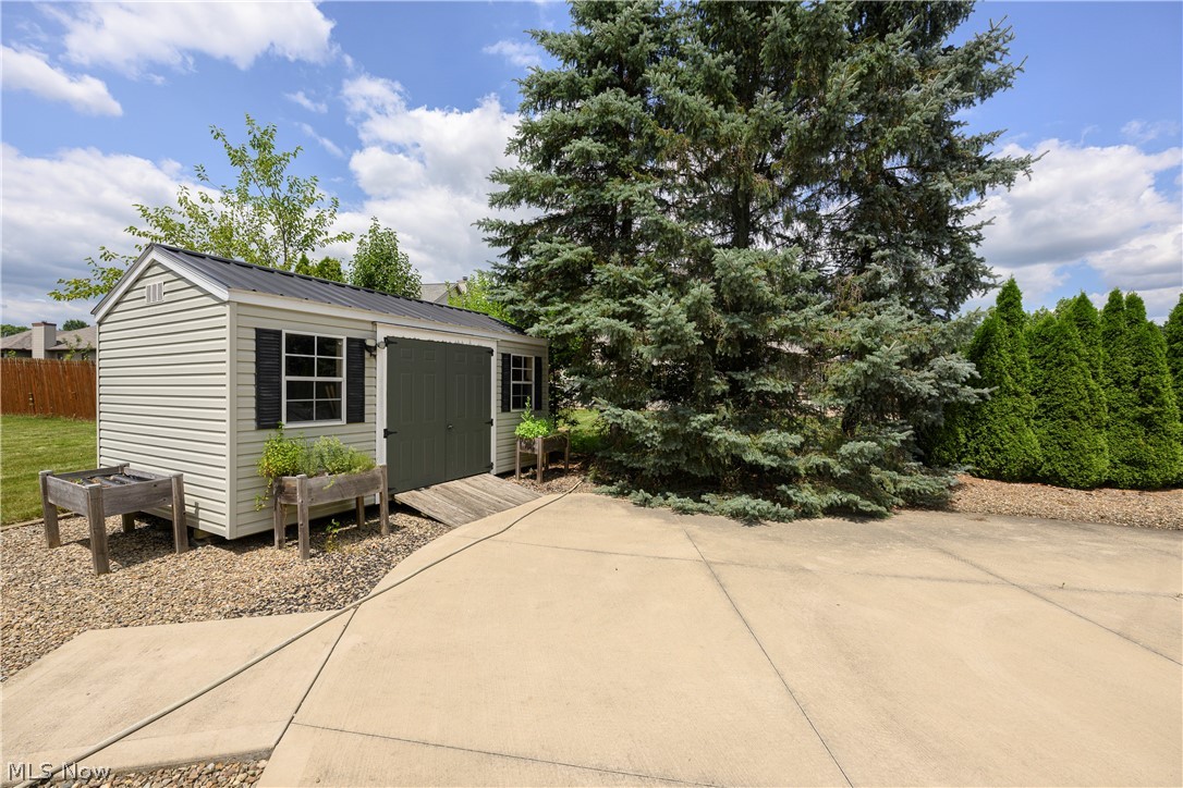 827 Mesa Verde Drive Barberton OH 44203